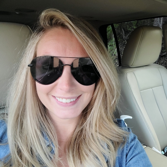 Meet your Posher, Cheyenne - Picture 1 of 1